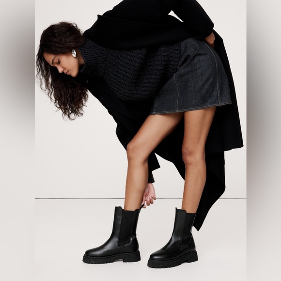 BANANA REPUBLIC ITALIAN LEATHER TALL CHELSEA BOOT - Picture 5 of 15